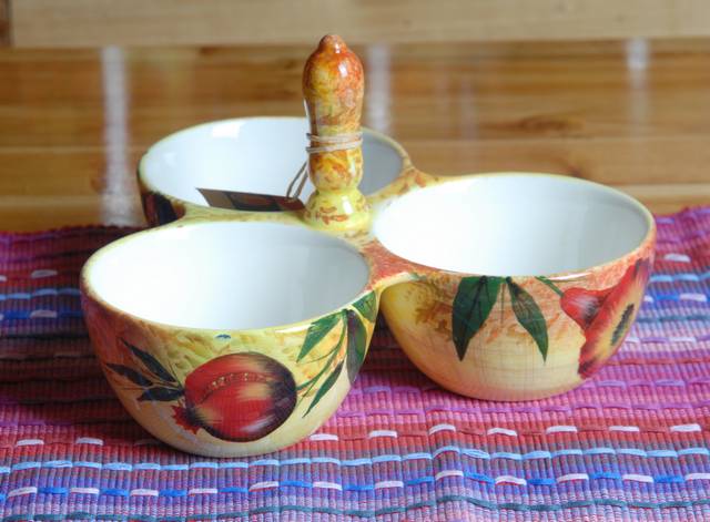 Ceramic 3 Dip Bowl with Handle