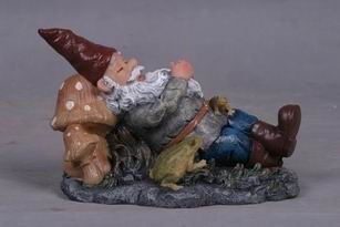 Polyresin Gnome Sleeping on Mushroom
