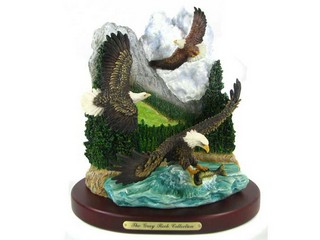 Polyresin Flying Eagles Figurine