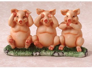 Polyresin Pigs Figurine