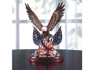 Polyresin Patriotic Eagle Sculpture