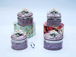Porcelain Hinged box (set of 4)